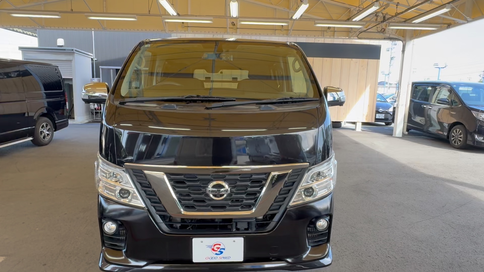 nv350 純正メッキグリル　ナローサイズ　標準幅　プレミアムGX 新車展示車 NV350キャラバンナロープレミアムGX 2.5D-T 2WD